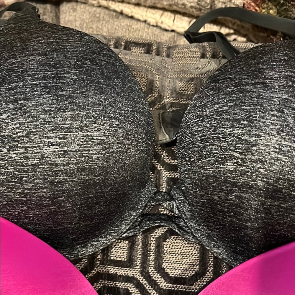 PINK and Victoria's Secret bras - Picture 5 of 9